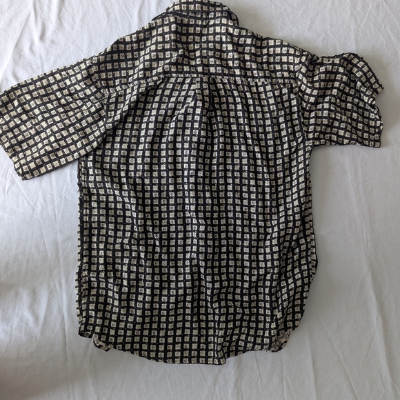 Basic Editions Vintage Y2K Black and Tan Patterned Shirt - Picture 8 of 8